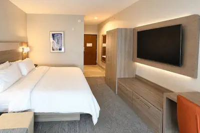 Photo 5 - Holiday Inn Express Kenedy by IHG