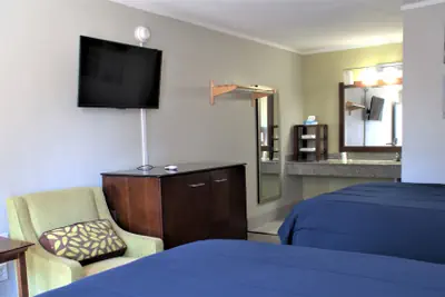Photo 5 - Eastern Shore Motel