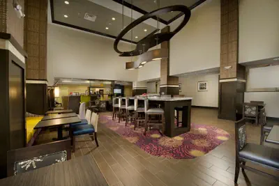 Photo 4 - Hampton Inn & Suites Buffalo Airport