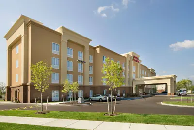 Photo 2 - Hampton Inn & Suites Buffalo Airport