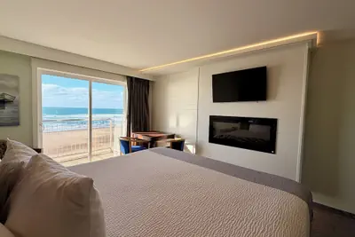 Photo 2 - The Sandcastle Beachfront Hotel