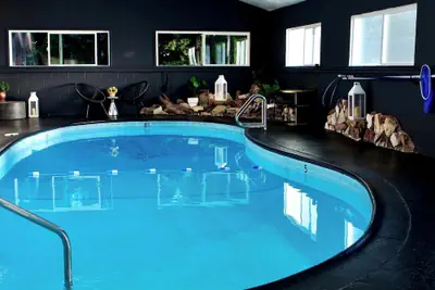 Photo 2 - Sierra Blue Hotel & Swim Club