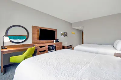 Photo 3 - Hampton Inn by Hilton Abingdon