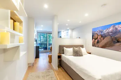Photo 4 - Modern Hotel-Style Studio - Timber Creek Lodge #210 by RedAwning
