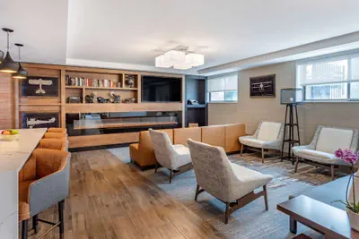 Photo 4 - Comfort Inn JFK Airport