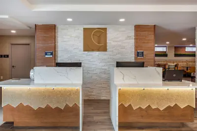 Photo 5 - Comfort Inn JFK Airport