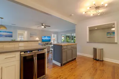 Photo 4 - Northwood Harbor Home 3 Bed/ 3 Baths, Beach, Shops & Restaurants