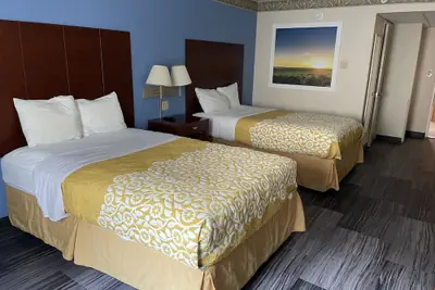 Photo 4 - The Royal Inn & Suites