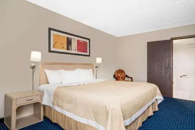 Photo 2 - Blue Way Inn La crosse Extended Stay