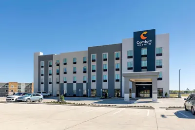 Photo 2 - Comfort Inn & Suites Balch Springs - SE Dallas