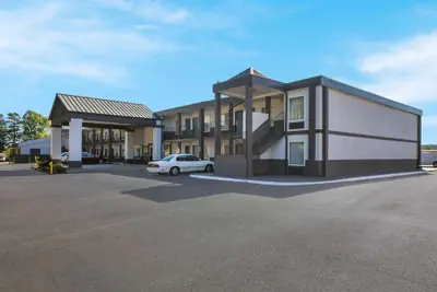 Photo 2 - Rodeway Inn Commerce