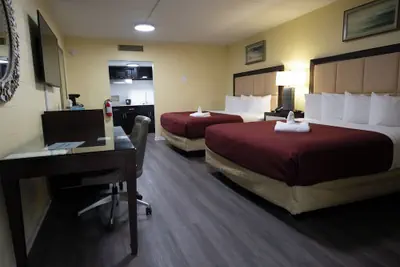Photo 4 - Heart of Manteo Motor Lodge