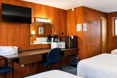 Photo 5 - Indianhead Ironwood Motel