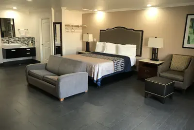 Photo 5 - Economy Inn LAX
