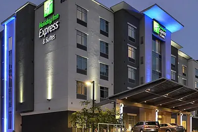 Photo 2 - Holiday Inn Express & Suites Jacksonville Camp Lejeune Area by IHG