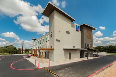Photo 2 - Studio 6 New Braunfels, TX