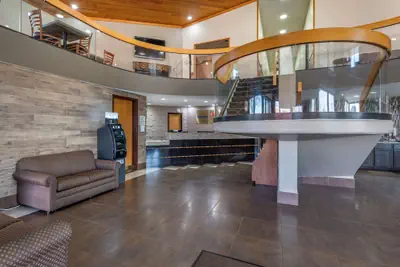 Photo 4 - Suburban Studios Lafayette