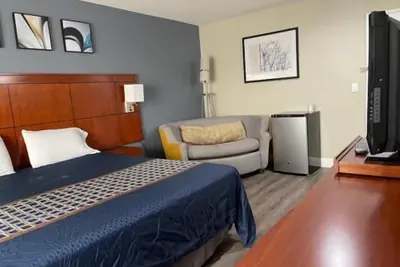 Photo 4 - Bel Air Motor Hotel