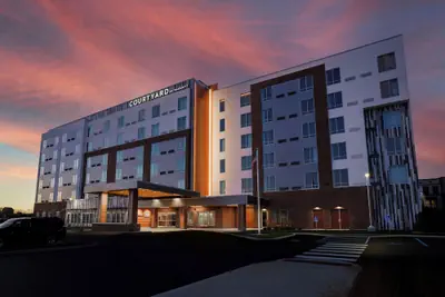 Photo 2 - Courtyard by Marriott Indianapolis Fishers