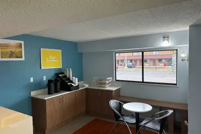 Photo 5 - Days Inn by Wyndham Columbus/Worthington