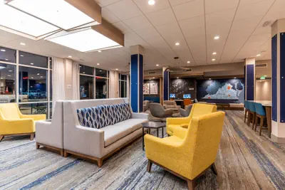 Photo 4 - Holiday Inn Express & Suites Charlottesville by IHG