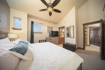 Photo 5 - Cozens Pointe B-301 3 Bedroom Condo by RedAwning