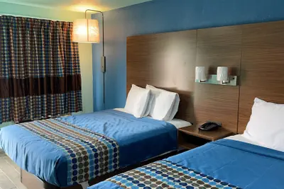 Photo 5 - Regal Inn