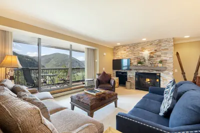 Photo 2 - 2534 Saints Johns 2 Bedroom Condo by RedAwning