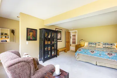 Photo 4 - 2534 Saints Johns 2 Bedroom Condo by RedAwning