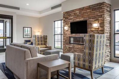 Photo 5 - Comfort Suites Scottsdale Talking Stick Entertainment District
