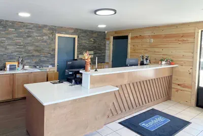 Photo 3 - Travelodge by Wyndham Pigeon Forge Dollywood Lane