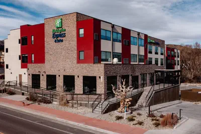 Photo 2 - Holiday Inn Express & Suites Manitou Springs by IHG