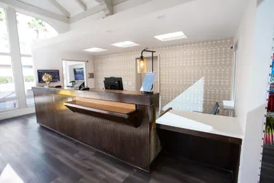 Photo 2 - Vagabond Inn Glendale