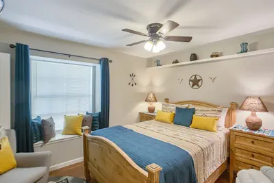 Photo 2 - Southwest Splendor 2BR Tempe Townhome