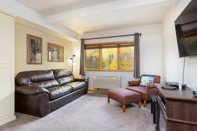 Photo 2 - 5087 Gateway Home by RedAwning