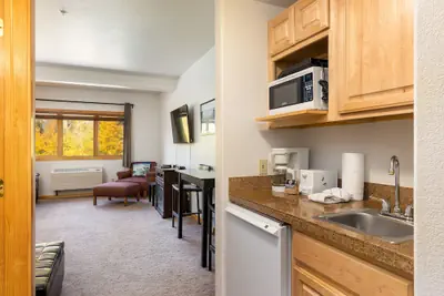 Photo 5 - 5087 Gateway Home by RedAwning