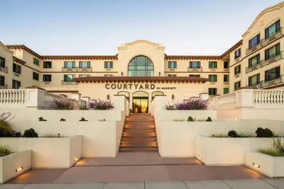 Photo 2 - Courtyard by Marriott Santa Cruz