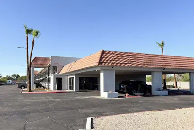 Photo 2 - Motel 6 Mesa, AZ - Downtown