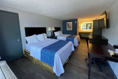 Photo 4 - Travelodge By Wyndham Charles Town/Harpers Ferry