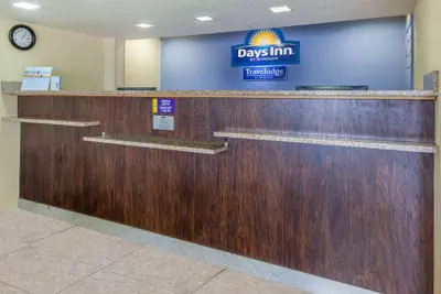 Photo 2 - Travelodge By Wyndham Charles Town/Harpers Ferry