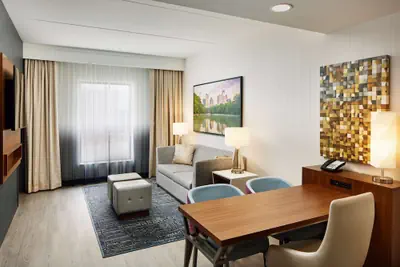 Photo 5 - Embassy Suites by Hilton Atlanta Airport North