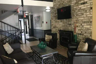 Photo 3 - Heritage inn