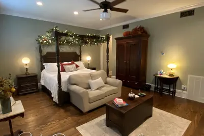 Photo 5 - Belle Louise Historic Guest House
