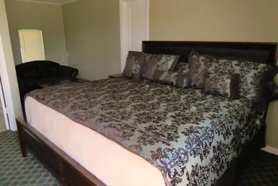 Photo 5 - Best Inn Motel