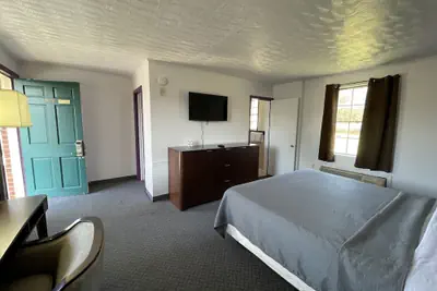 Photo 4 - Rips Country Inn