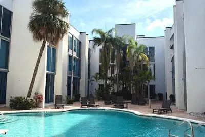 Photo 2 - Tropical Palms Hotel