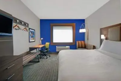 Photo 3 - Holiday Inn Express & Suites Detroit Dearborn by IHG