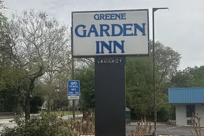 Photo 2 - Green Garden Inn