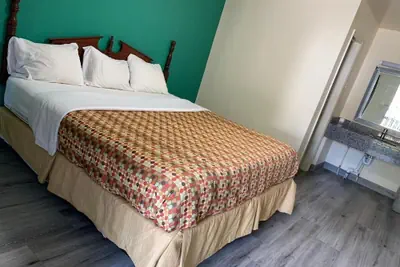 Photo 5 - Green Garden Inn