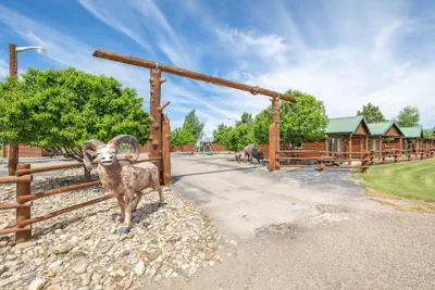 Photo 2 - Badlands Frontier Cabins